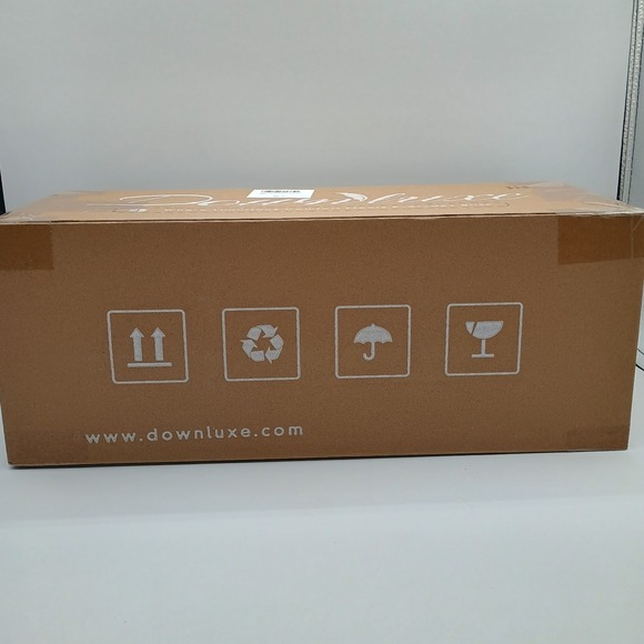 Downluxe Queen Lightweight All Season Down Comforter Tan 90x90 Luxurious NIB - Picture 3 of 6